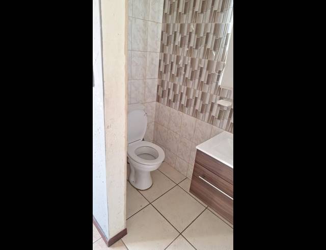 2 BEDROOM TOWNHOUSE FOR SALE IN GREEN HILLS